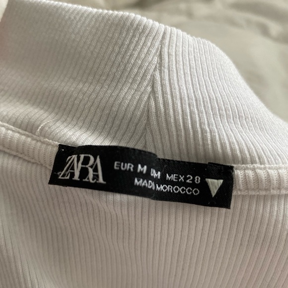 Zara White Mock Neck - Picture 3 of 3